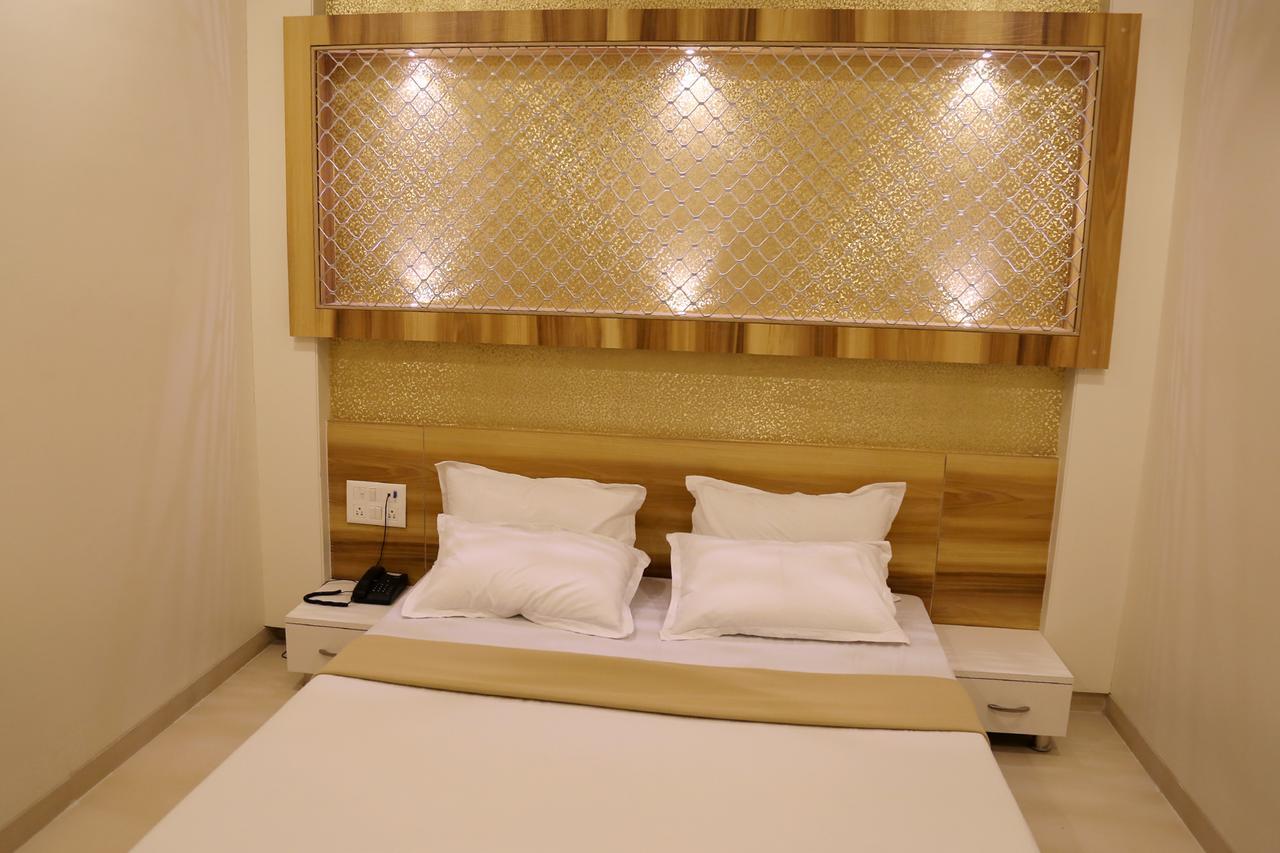 Hotel Vrinda Lātūr Zewnętrze zdjęcie