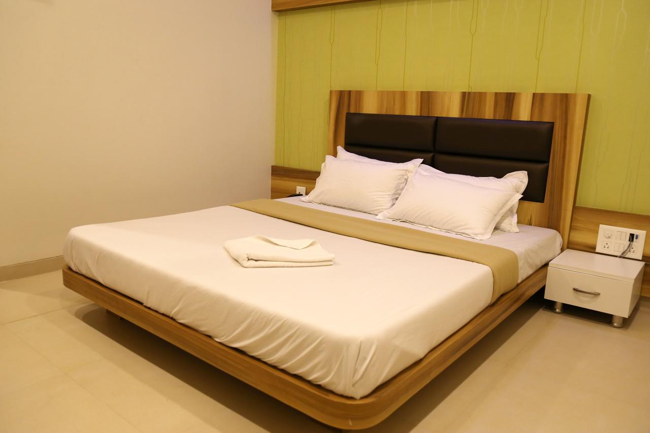 Hotel Vrinda Lātūr Zewnętrze zdjęcie