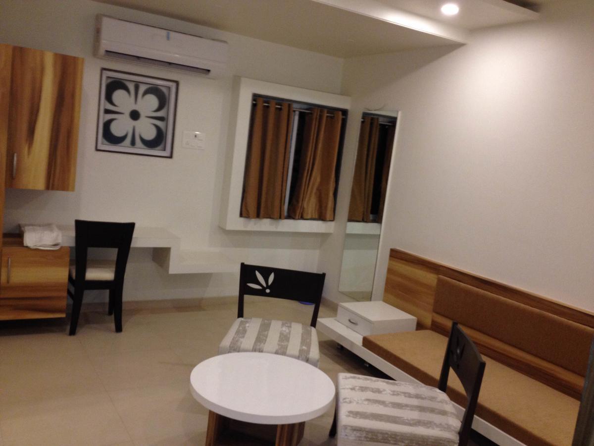 Hotel Vrinda Lātūr Zewnętrze zdjęcie